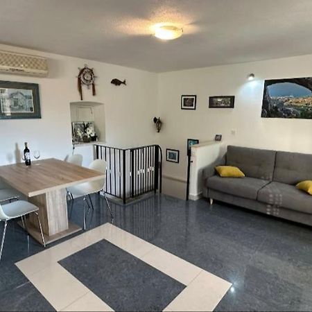 Apartmani Dalmacija Brela Esterno foto