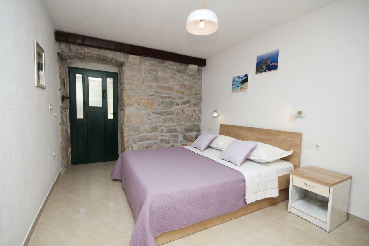 Apartmani Dalmacija Brela Esterno foto