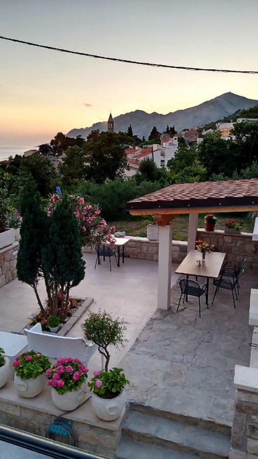 Apartmani Dalmacija Brela Esterno foto