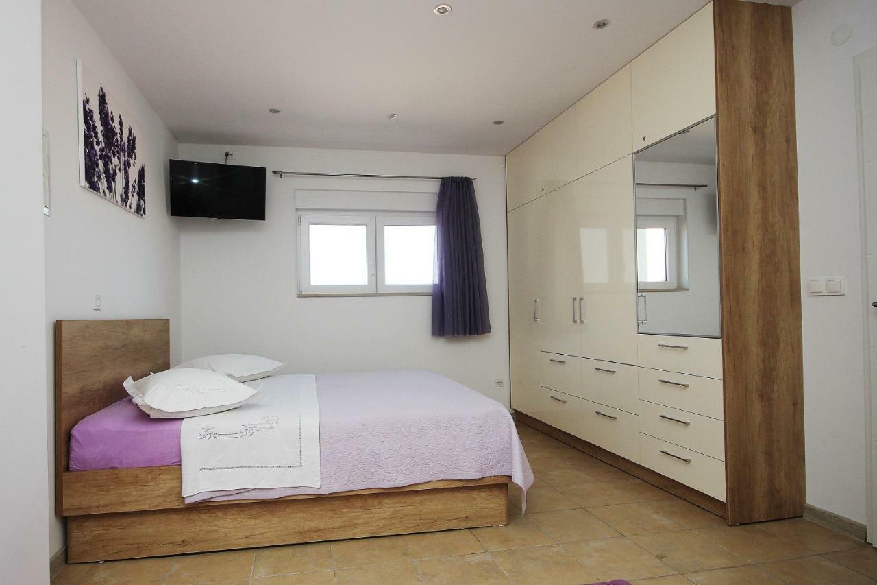 Apartmani Dalmacija Brela Esterno foto