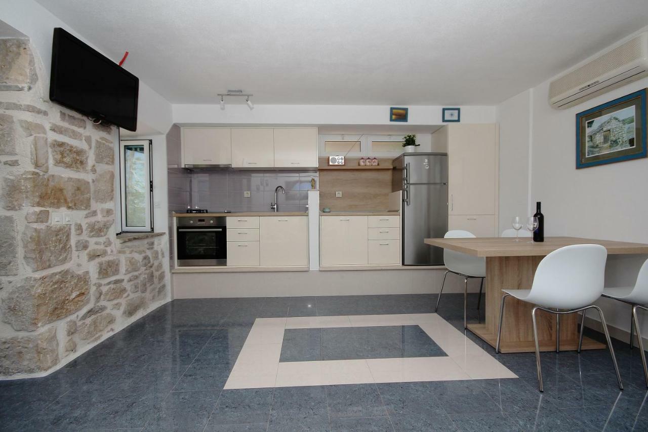 Apartmani Dalmacija Brela Esterno foto