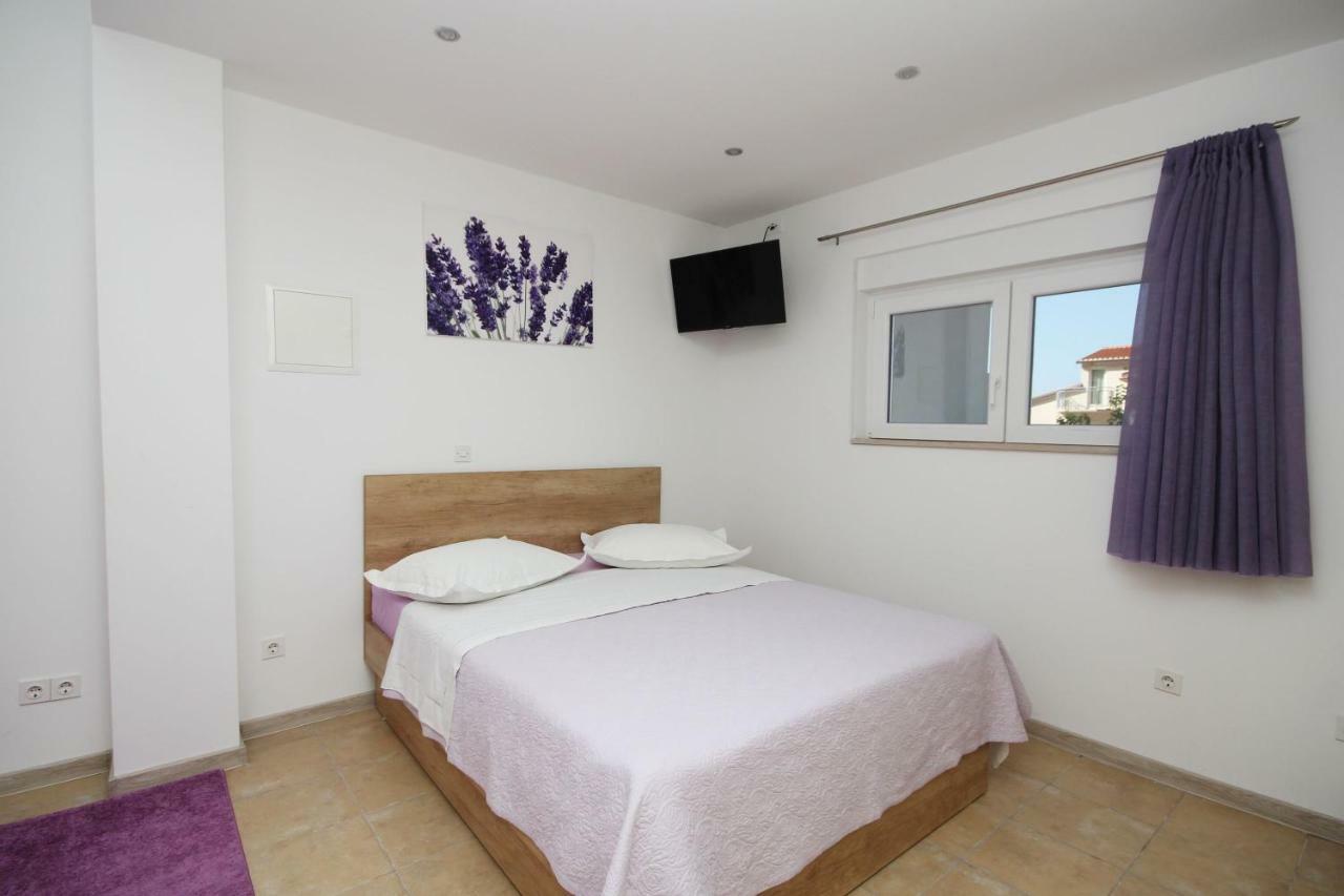 Apartmani Dalmacija Brela Esterno foto