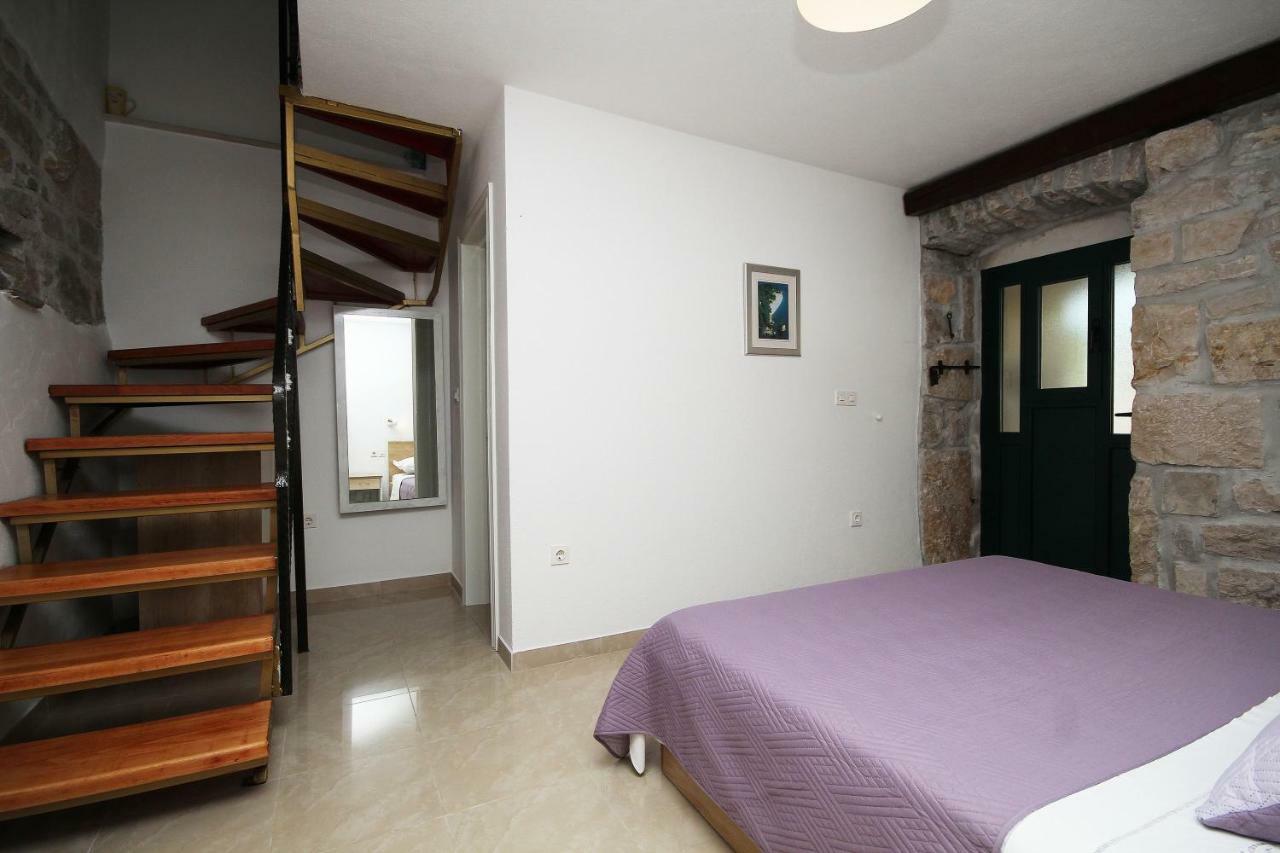 Apartmani Dalmacija Brela Esterno foto