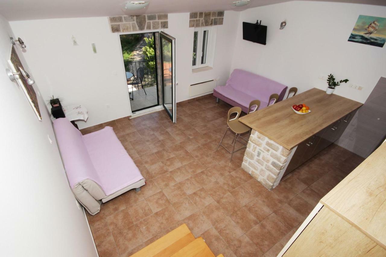 Apartmani Dalmacija Brela Esterno foto