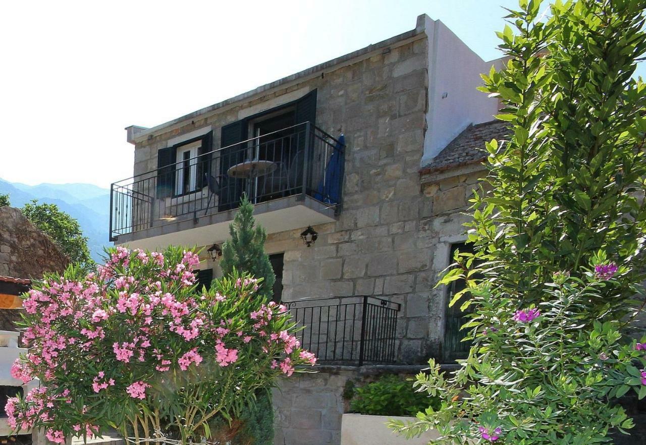 Apartmani Dalmacija Brela Esterno foto